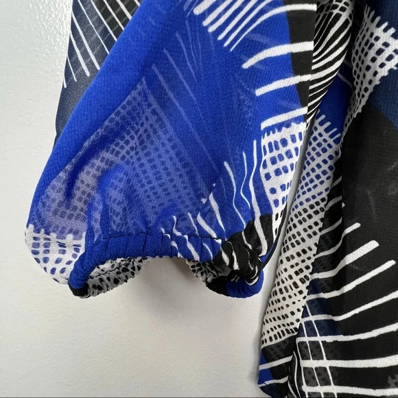 Lane Bryant Women’s Abstract Surplice Wrap Blouse Long Sleeve NWT Size 22/24 - Picture 4 of 12